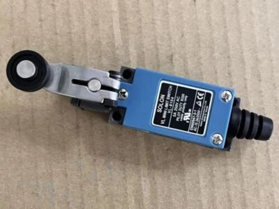 1PCS New For Limit Travel Switch VL8104 5A 250VAC VL-8104 - Image 1 of 4