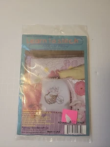 Guanto da softball Fairway Needlecraft impara a cucire e cuscino accento palla #55075 - Foto 1 di 5