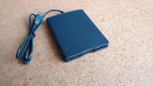 DELL EXTERNAL USB FLOPPY DISK DRIVE MODULE - MODEL: UF0002 - TESTED WORKING - Photo 1/2