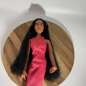 "Muñeca Mego Cher 1975 12"" posable muñeca de moda vestido rosa" - Imagen 1 de 10
