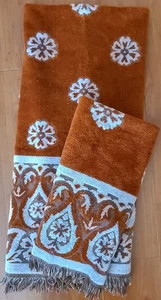 Vintage Fieldcrest Fringed Sculpted Floral Scroll Rust Orange Towel Set EUC - Picture 1 of 6