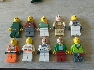 LEGO Lot Of 10 Minifigs, LEGOLAND Theme - Picture 1 of 2