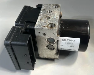 2009 09 Ford Escape ABS Anti Lock Brake Pump Module Assembly 9L84-2C346-CA OEM - Picture 1 of 9