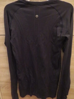 Camisa negra de manga larga Lululemon Swiftly Tech para mujer talla 6 agujeros sin costuras para los pulgares Foto 1 de 4