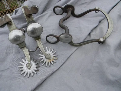 DE COLECCIÓN CROCKETT SPURS CON VÁSTAGO DE FLECHA SUPERPUESTO Y BOTONES Y BROCA A JUEGO Foto 1 de 4