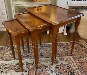 Vintage Mid-century Nest of 3 Tables - Imagen 1 de 8