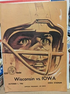 1966 Univ Wisconsin Vs University Of Iowa Football Program Badgers Hawkeyes ADS! - Picture 1 of 22