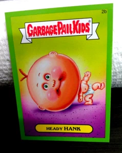 2015 Garbage Pail Kinder Serie 1 grüner Rand "HEADY HANK" #2b Aufkleberkarte - Bild 1 von 1
