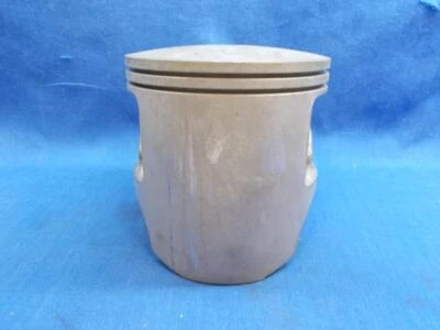 Yamaha 3R5-11631-00-94. OEM Piston. STD. Fits Yamaha YZ465(80).       P136 - Image 1 of 4