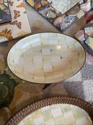 Plato ovalado esmaltado a cuadros pergamino MacKenzie-Childs Foto 1 de 4