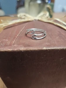 Neuer Zustand Sterling Silber Sicherheitsnadel Verstellbarer Ring Größe 7.00 - Bild 1 von 2