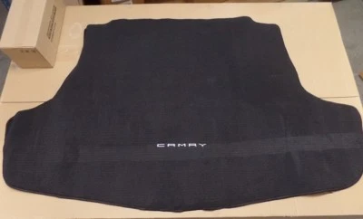Alfombrilla de maletero OEM TOYOTA CAMRY NEGRA PT206-03182-02 SE ADAPTA A 2018-2024 Foto 1 de 2