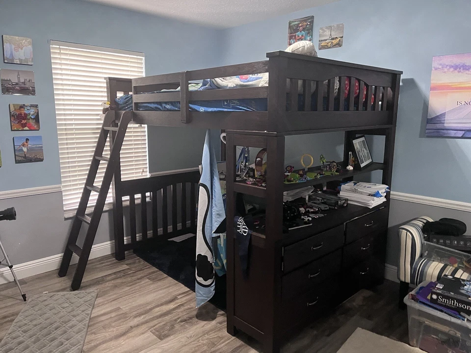 Cama Bump con escritorio. Madera real. Queen Size Matters incluidos Foto 1 de 1