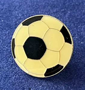 SOCCER BALL (FOOTBALL) CAP/LAPEL/JACKET/SHIRT/HOODIE PIN - Picture 1 of 2