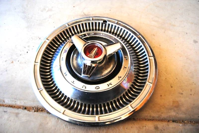 Tapacubos Sattelite Plymouth Belvedere 66 Foto 1 de 2