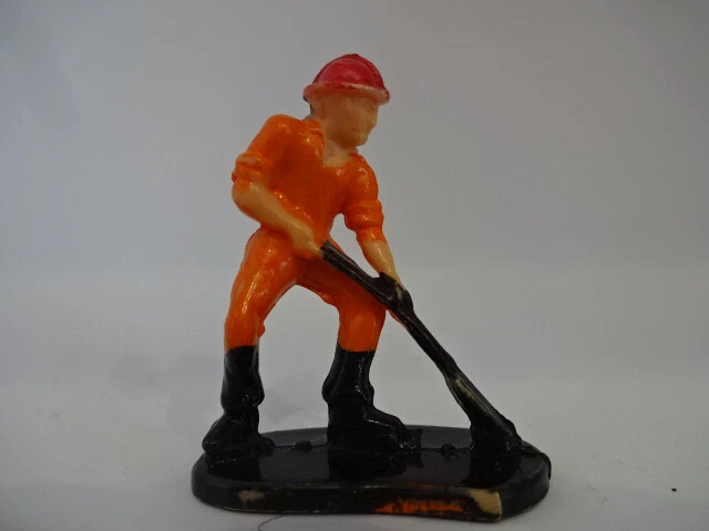 Collectable Figure / Coal Worker Shoveling - 45mm Tall - Image 1 of 1