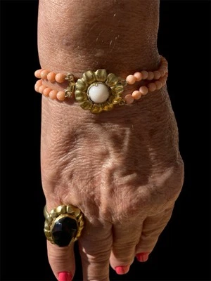 Bracciale In Corallo Rosa Naturale - Immagine 1 di 4