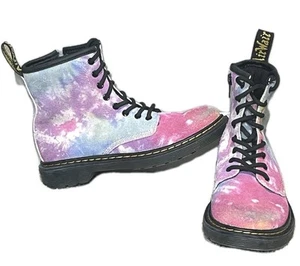 Botas de combate Dr. Martens 1460 T con cordones tie dye niños pequeños talla 2 EE. UU. y 1 Reino Unido - Imagen 1 de 8
