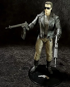 T-800 POLICE ASSAULT • NECA TERMINATOR SERIES - Picture 1 of 2