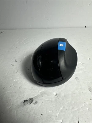Microsoft Sculpt Ergonomic Mouse Model 1560 (4) - Image 1 of 2