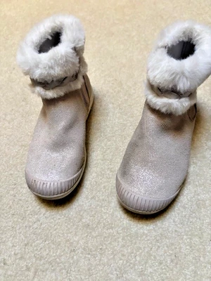 Stride Rite 学步儿童 女孩 Sr Tessa 紫色踝靴 皮革 人造毛皮 美国 尺寸 13W — 第 1/4 张图片