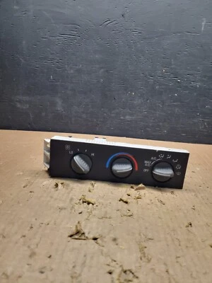 GMC Chevrolet Express 1500 2001-2007 control de clima aire acondicionado H7426 DG1 Foto 1 de 4