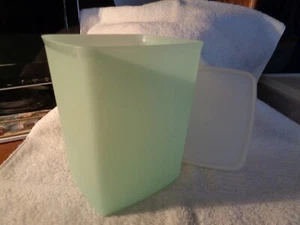 Vintage Tupperware Freezer Container - 1311 Blue w/lid - 2 Containers w/Lids - Picture 1 of 1