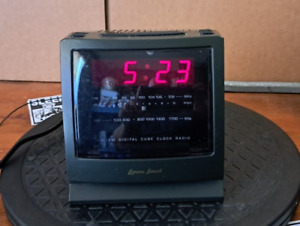 Lenoxx AM/FM Digital Cube Clock Radio - Tested & Works!!! Model CR-446