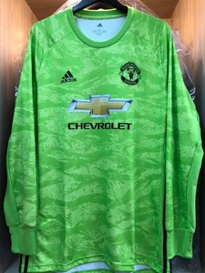 man u goalkeeper kit