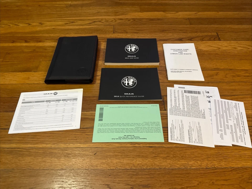 2019 阿尔法罗密欧朱利亚车主手册带盒原始设备制造商免运费 — 第 1/1 张图片