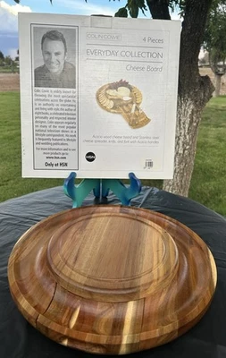 Tabla de queso de acacia con almacenamiento integrado de cuchillos y 3 utensilios de acero inoxidable Foto 1 de 4