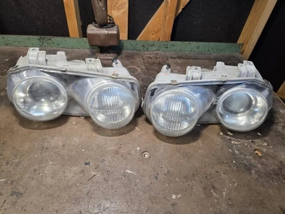 Par de faros delanteros Acura Integra 1994-1997 OEM Koito DC2. Foto 1 de 4