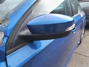 Espejo retrovisor delantero izquierdo Skoda Rapid 2014 lado del pasajero - azul carrera F5W - Imagen 1 de 6