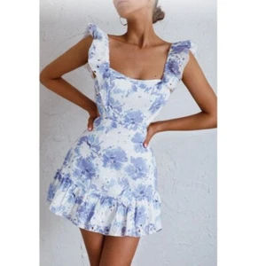 Vestido Selfie Leslie Mujer Med Azul Blanco Floral Porcia Atado Volantes Volantes - Imagen 1 de 13