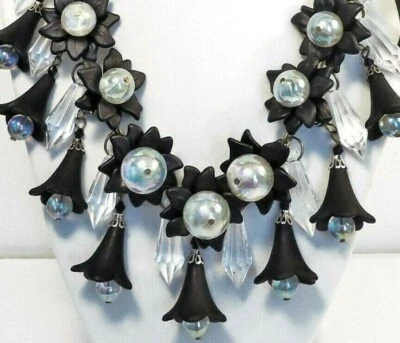 COLLAR DE DECLARACIÓN BABERO ESTILO NEGRO FLORAL CARÁMBANOS cuentas de plástico HECHO A MANO EE. UU.  Foto 1 de 3