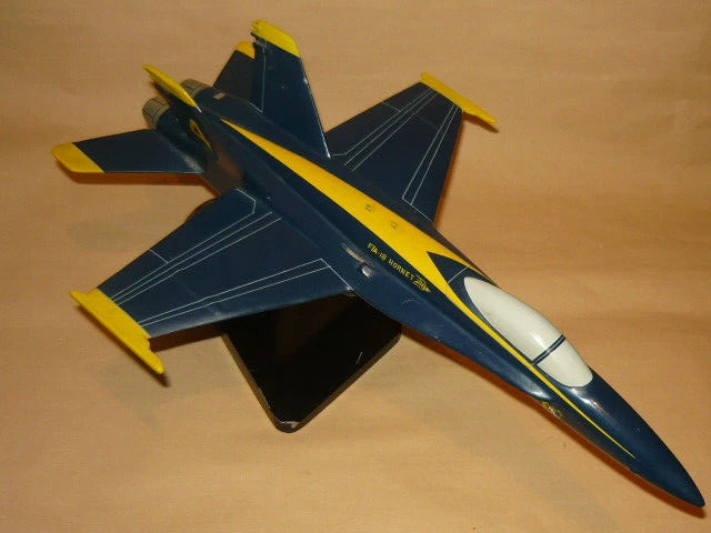 AEREO MC DONNELL DOUGLAS AEREO F/18A HORNET US NAVY ORIGINAL VINTAGE MODEL PLANE - Immagine 1 di 4