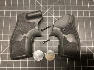 SUPER RARE MINT CONDITION CRIMSON TRACE LG-411 RED LASER GRIPS FOR RUGER LCR - Picture 1 of 11