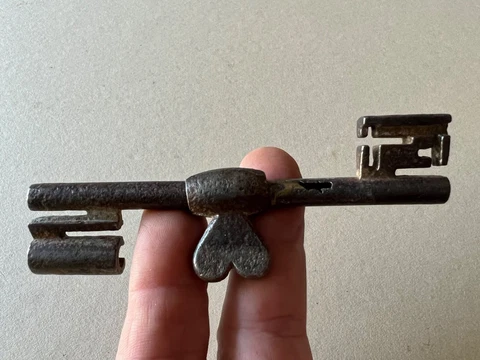 Antique 1600-1700s Rare French Hand Wrought Key "passe-partout", 4 5/8" Cover