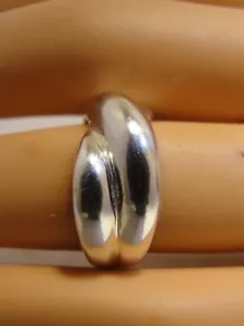 EL TAMAÑO DEL ANILLO DE PLATA 6 1/2 LA CONDICIÓN ES MUY BUENA, EL PESO ES DE 3.8 GRAMOS - Imagen 1 de 4
