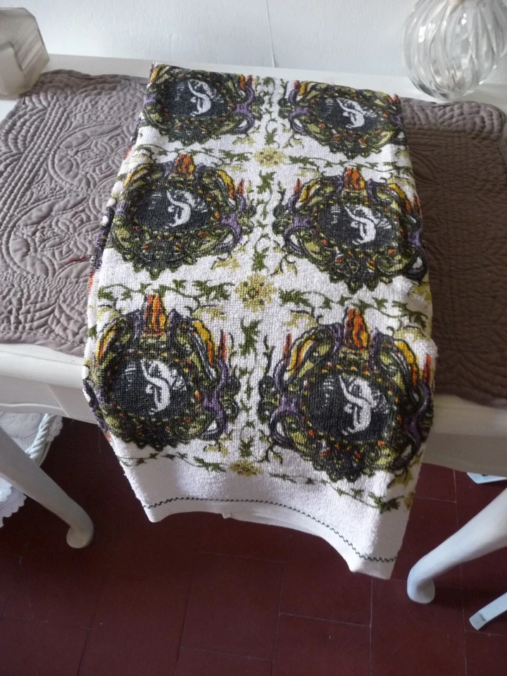 VINTAGE  LOT  de 2 Serviettes éponge   ( ref 3 ) - Photo 1/3