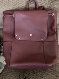 Sleek maroon backpack With Draw Strip Close And Adjustable Straps. - Picture 1 of 3