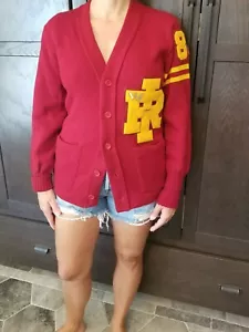 Suéter vintage de los años 80 letones abotonados con alfileres de letras vintage para mujer mediano. - Imagen 1 de 11