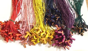 Tau colorati in legno d'ulivo in lotti da 10 a 30pz. - Picture 1 of 1
