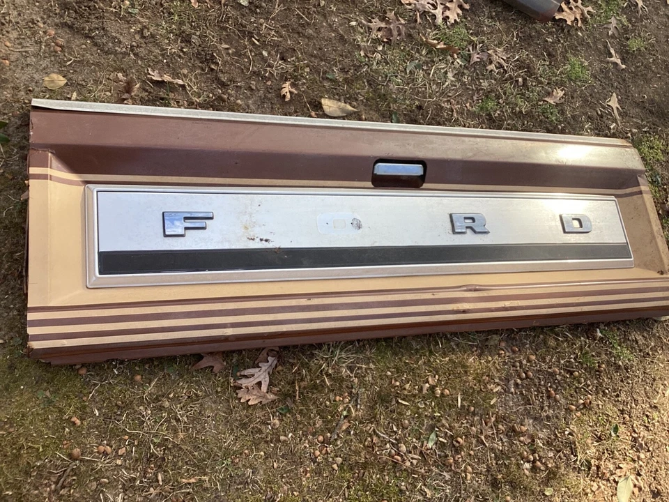 Ford F150 1980-1986 puerta trasera OEM usada ubicada en Virginia Foto 1 de 1