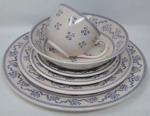 Platillos de taza de tazón Johnson Bros. Laura Ashley flor pequeña de 1 lugar - Imagen 1 de 2