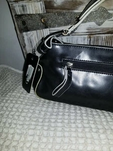 GUESS SATCHEL BAG PURSE BLACK NWT SHOULDER New - Picture 1 of 12