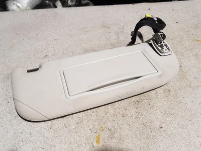 04 Peugeot 307 CC Viseira Solar Conversível Driver Side Direita Offside - Imagem 1 de 3