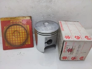 Suzuki Gt250 X7 Piston and Ring. 12140-33012+0.50 .Genuine. JAPAN. - Picture 1 of 4