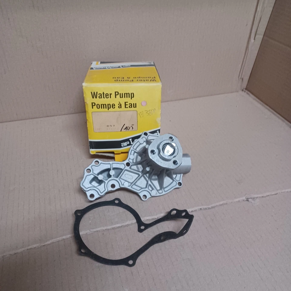 Pompe à eau Audi 80 1.6 1.9td 2.0 VW jetta passat golf I1.5 - Photo 1/1