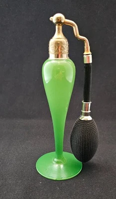 Volupte Perfume Atomizer - Cambridge Glass Bottle - ca. 1927 - Image 1 of 4